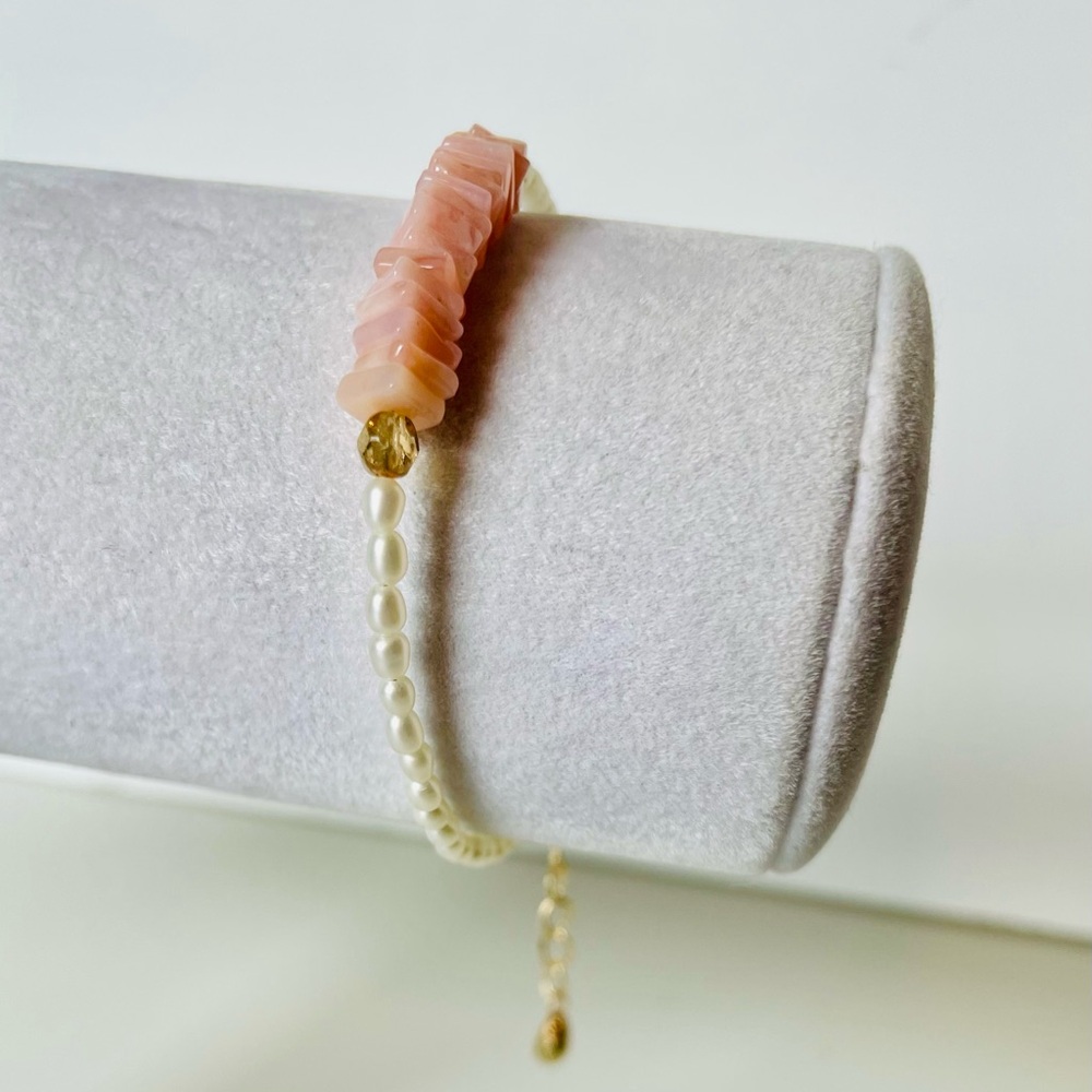 White seed pearl bracelet with pink quartz.